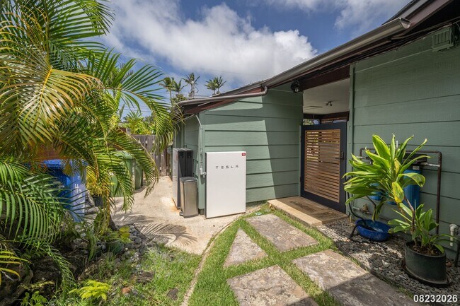 Building Photo - 427 Akoakoa Pl