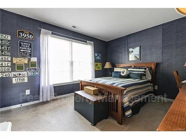 Building Photo - 4700 Kipper Dr