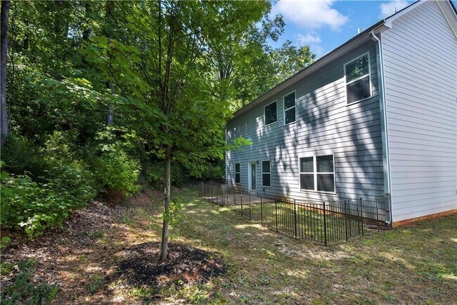 Building Photo - 2099 Easterwood Ct.