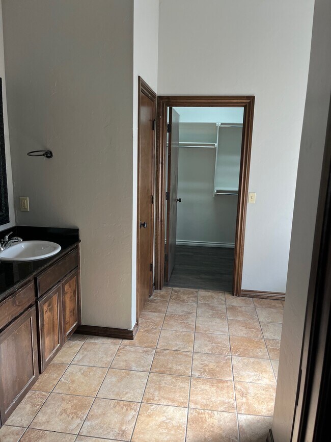 Building Photo - 11909 Whitney Way