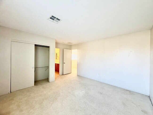 Building Photo - SPACIOUS 3 BEDROOM + LOFT | SILVERSTONE RANCH | GILCREASE ORCHARD VIEWS
