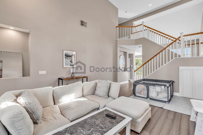 Building Photo - 6042 E Birdcage Ct