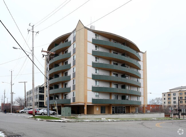 Primary Photo - Laronde Apartments