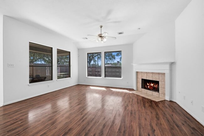 Building Photo - 17215 Fernchase Ct