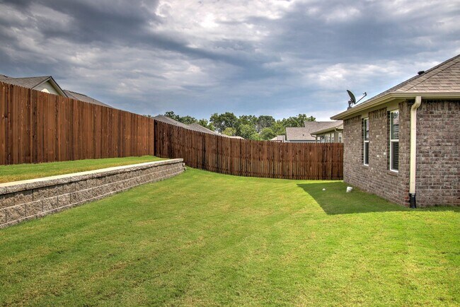 Building Photo - 4 bedroom, 3 car garage - Broken Arrow Schools