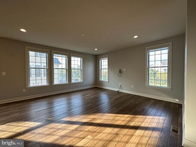 Building Photo - 23417 Longollen Woods Terrace