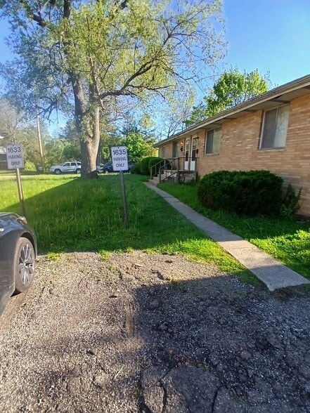 Building Photo - 1633 Garman Rd