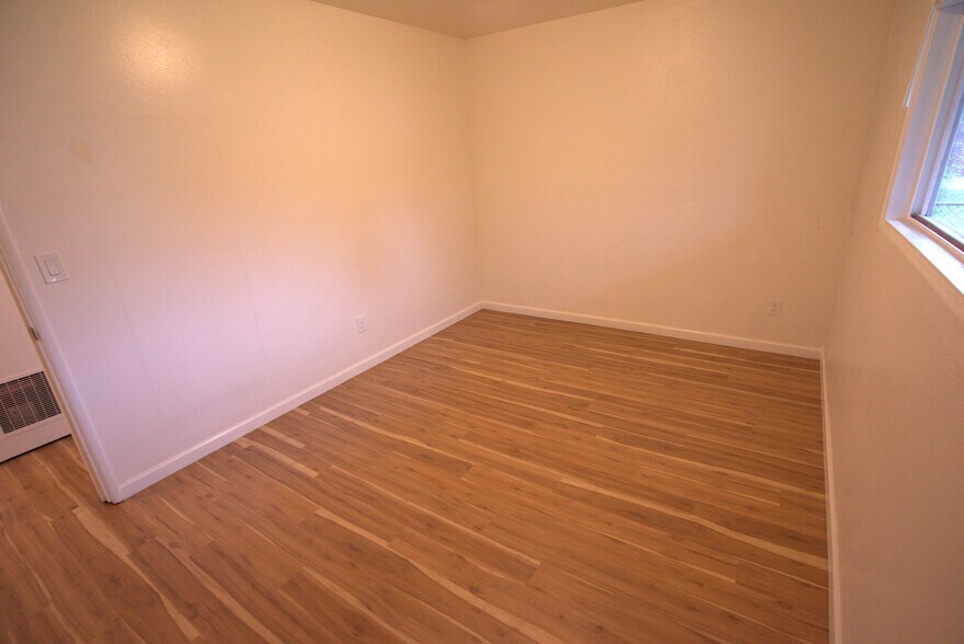 Building Photo - 4627 SE 86th Ct