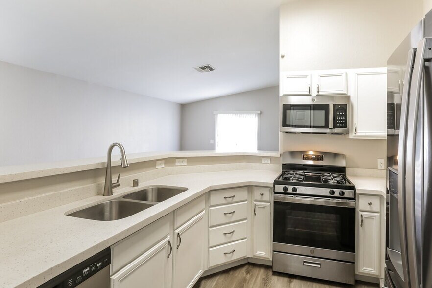 Building Photo - 5269 Mineral Lake Dr