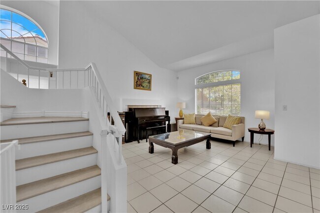 Building Photo - 2128 Desert Pines St