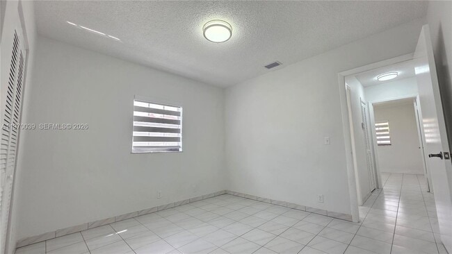 Building Photo - 3041 NW 16th St