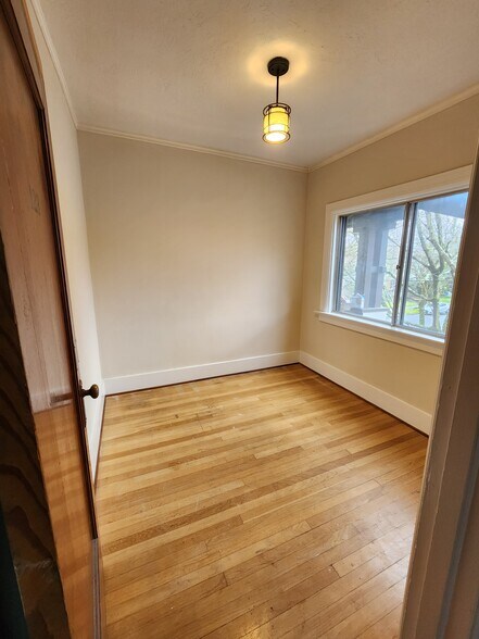 Building Photo - 1804 NE 24th Ave