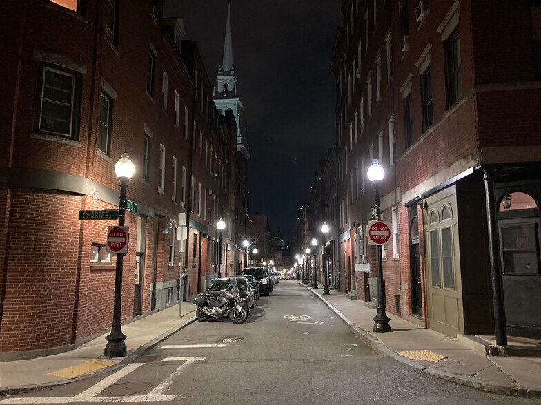 Building Photo - 194 Salem St