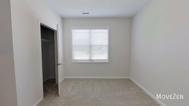 Building Photo - 553 Haywood Glen Dr