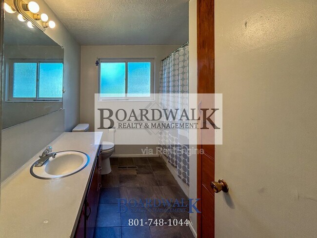 Building Photo - 1528 E 8640 S