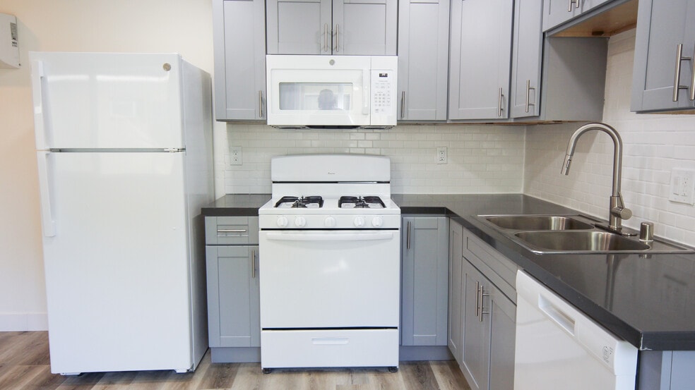 Building Photo - 2810 H St