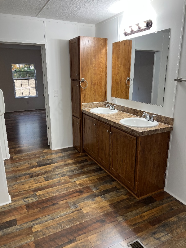 Building Photo - 819 Pitt Ave