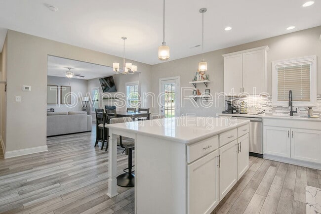 Building Photo - 1408 Friar Rock Cir