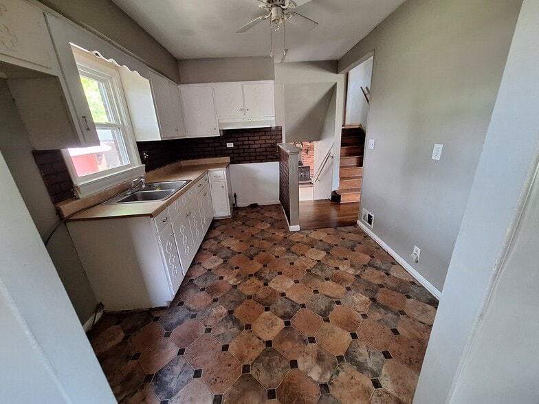 Kitchen - 4113 Wooded Way