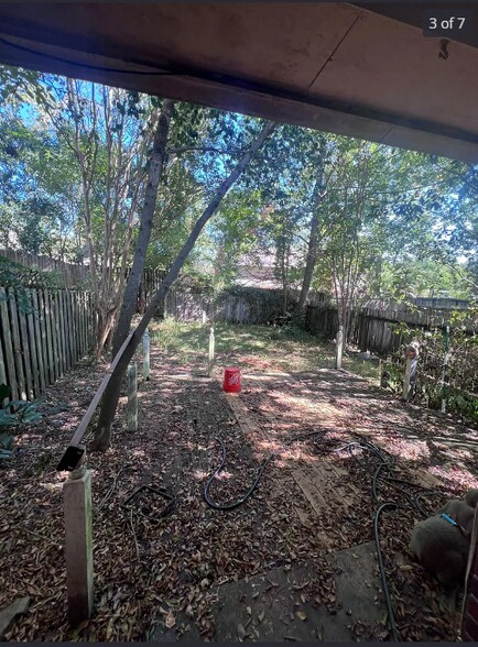 Building Photo - 26 Meadowoods Pl