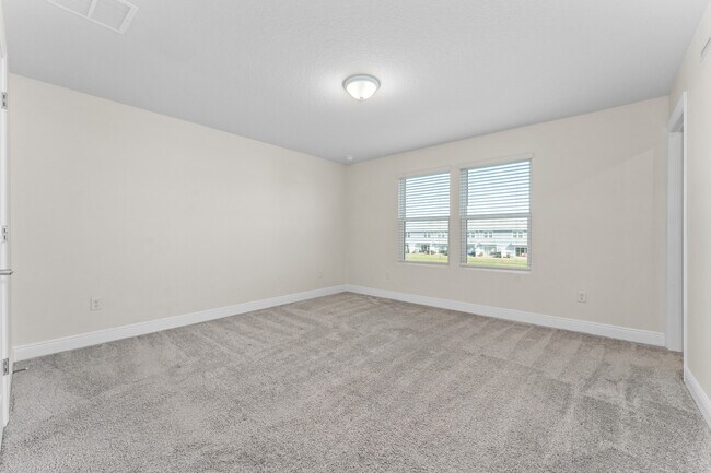 Building Photo - 4758 Kissimmee