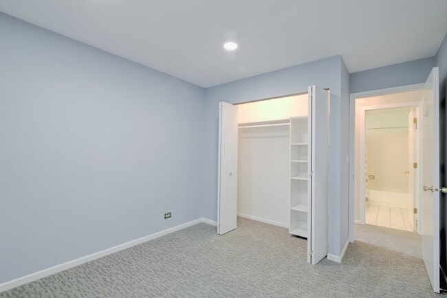 Building Photo - 741 Acorn Ct