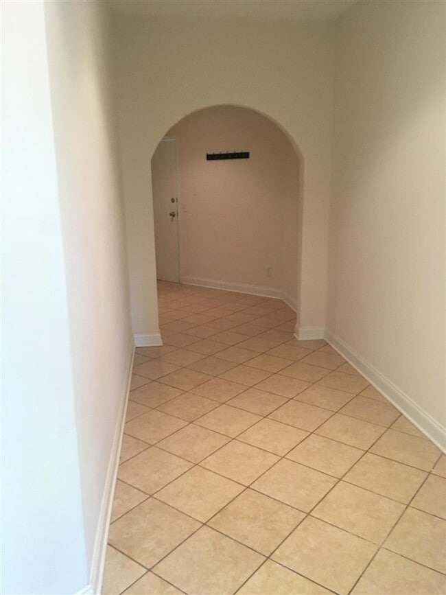 Building Photo - 168 Villa Grande St
