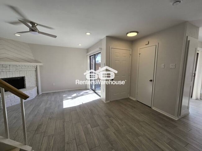Building Photo - FOR RENT - MOVE IN READY - 2  BEDS 1.5 BAT...