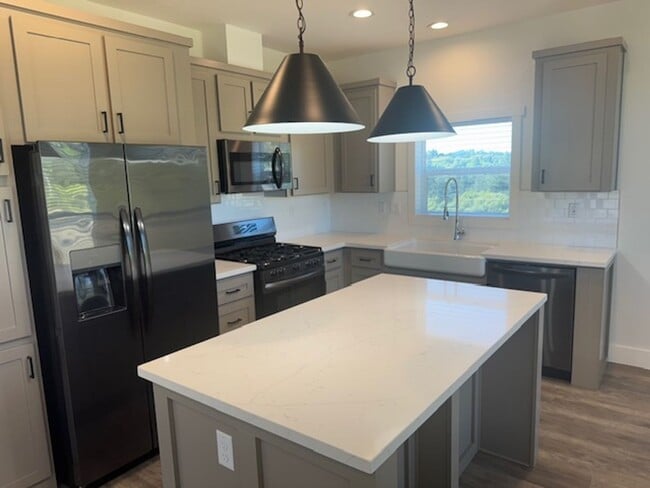Building Photo - New 2 bedroom home located in rural West C...