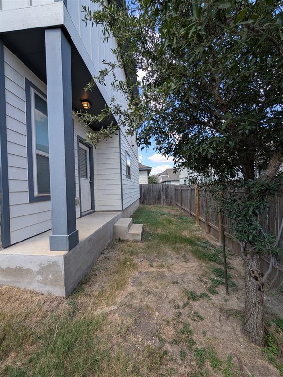 Building Photo - 1000 Boatswain Wy