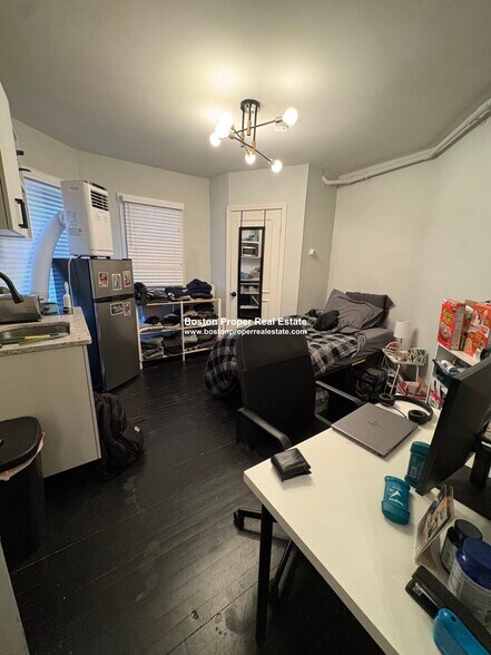 Building Photo - Flats on Westland