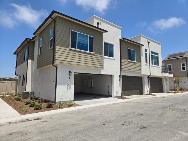 Building Photo - 813 Mateo St