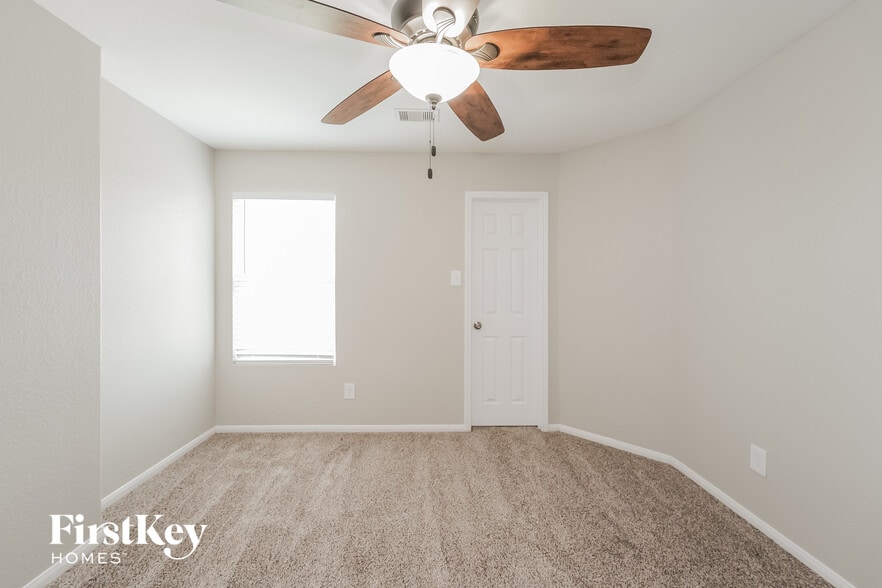 Building Photo - 3331 Dale Ridge Trail