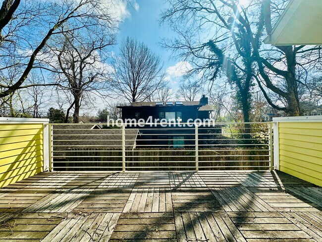 Building Photo - Charming Home Near Country Club Plaza w/ Gorgeous Updates, Wood Floors and a Two Car Garage!