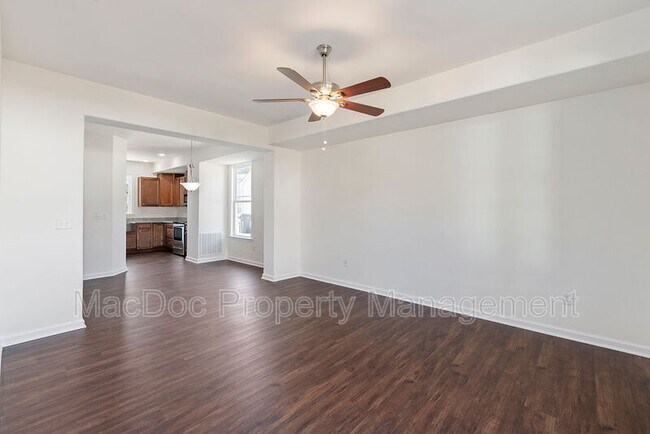 Building Photo - 214 Mansfield St