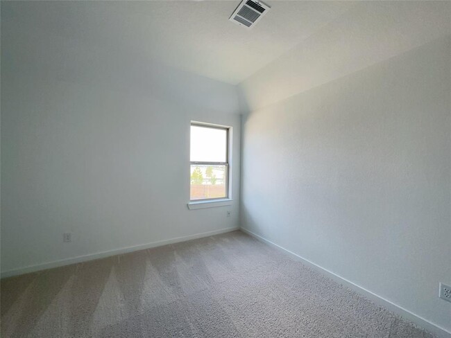Building Photo - 14926 Mossycup Spur Wy