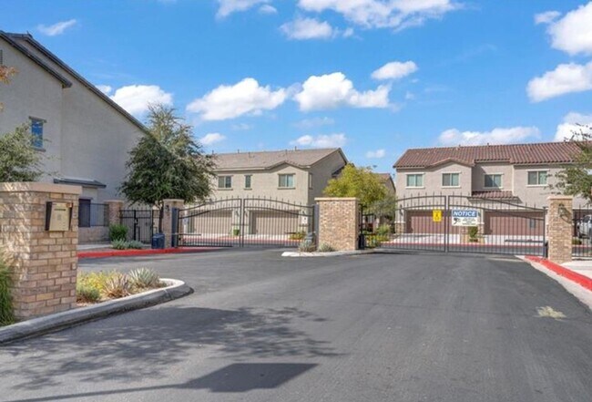 Building Photo - 6510 Silver Estates St