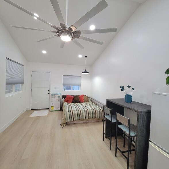 Building Photo - 17351 Bullock St