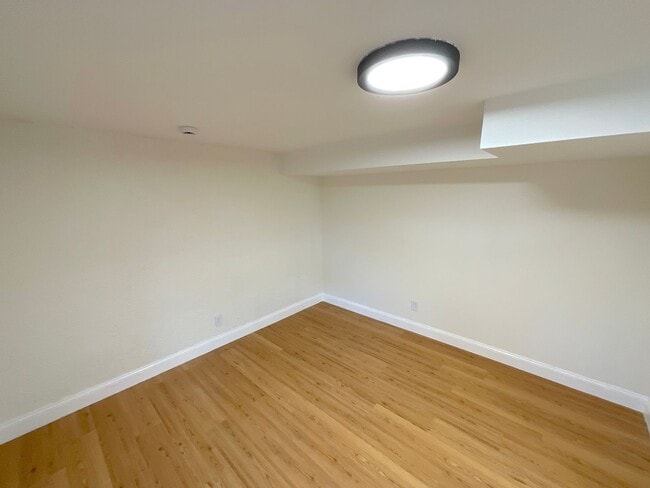 Building Photo - 4 Bedroom Home Available Near E Cheyenne M...