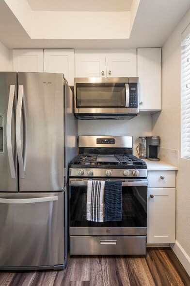 Building Photo - 1629 N Clarkson St