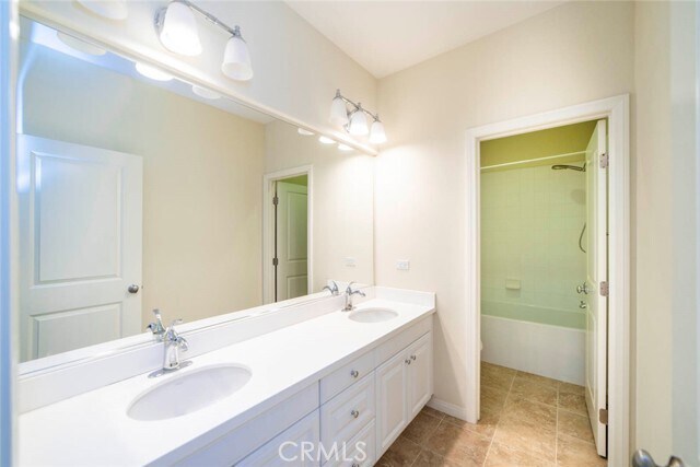 Building Photo - 33 Bromeliad