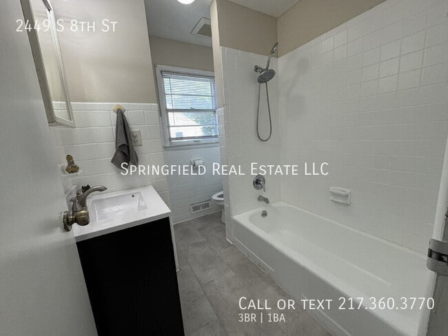 Building Photo - 2449 S 8th St