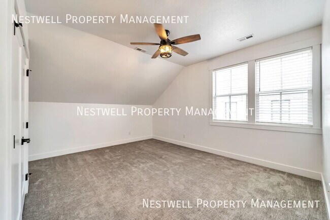 Building Photo - 10907 Paddle Board Way