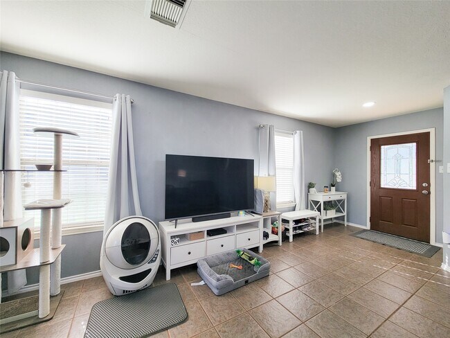 Building Photo - 18235 Valebluff Ln
