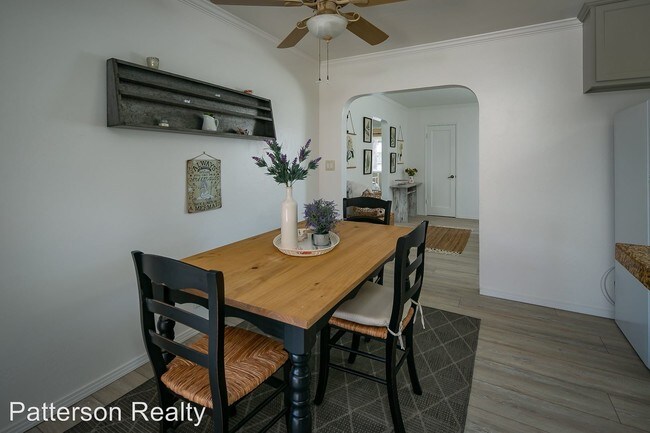 Building Photo - 166 Pier Ave