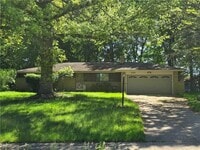 Building Photo - 5229 Evergreen Dr