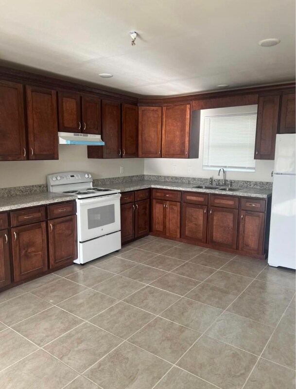 Building Photo - 2802 Pecan St