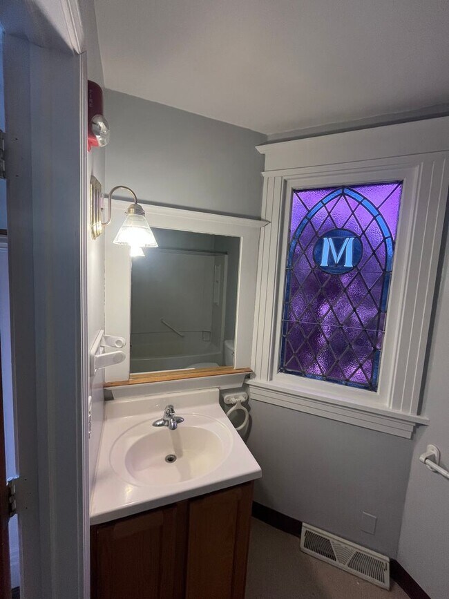 Building Photo - 2729 Dewey Ave