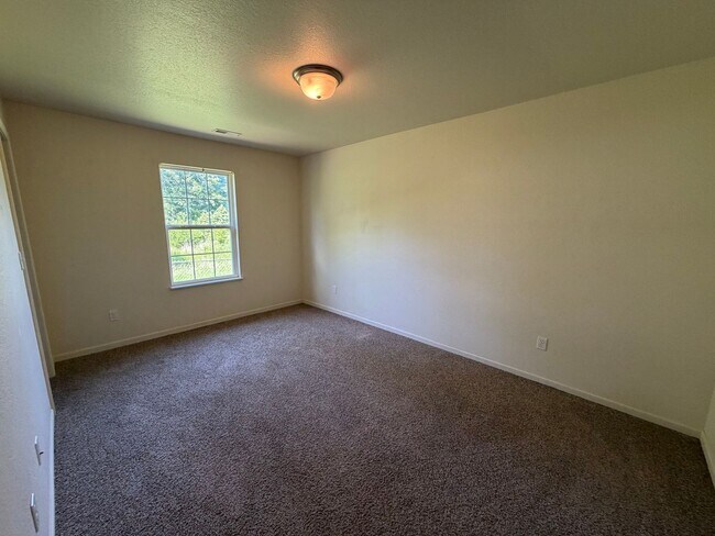 Building Photo - 20944 Honest Ln
