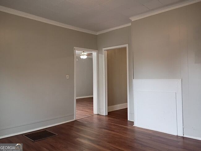 Building Photo - 211 Arnco 6th St